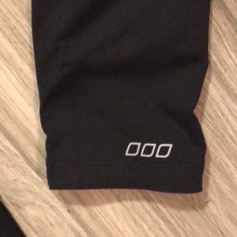 Lorna Jane Reversible Black/Purple crop leggings - Picture 7 of 10